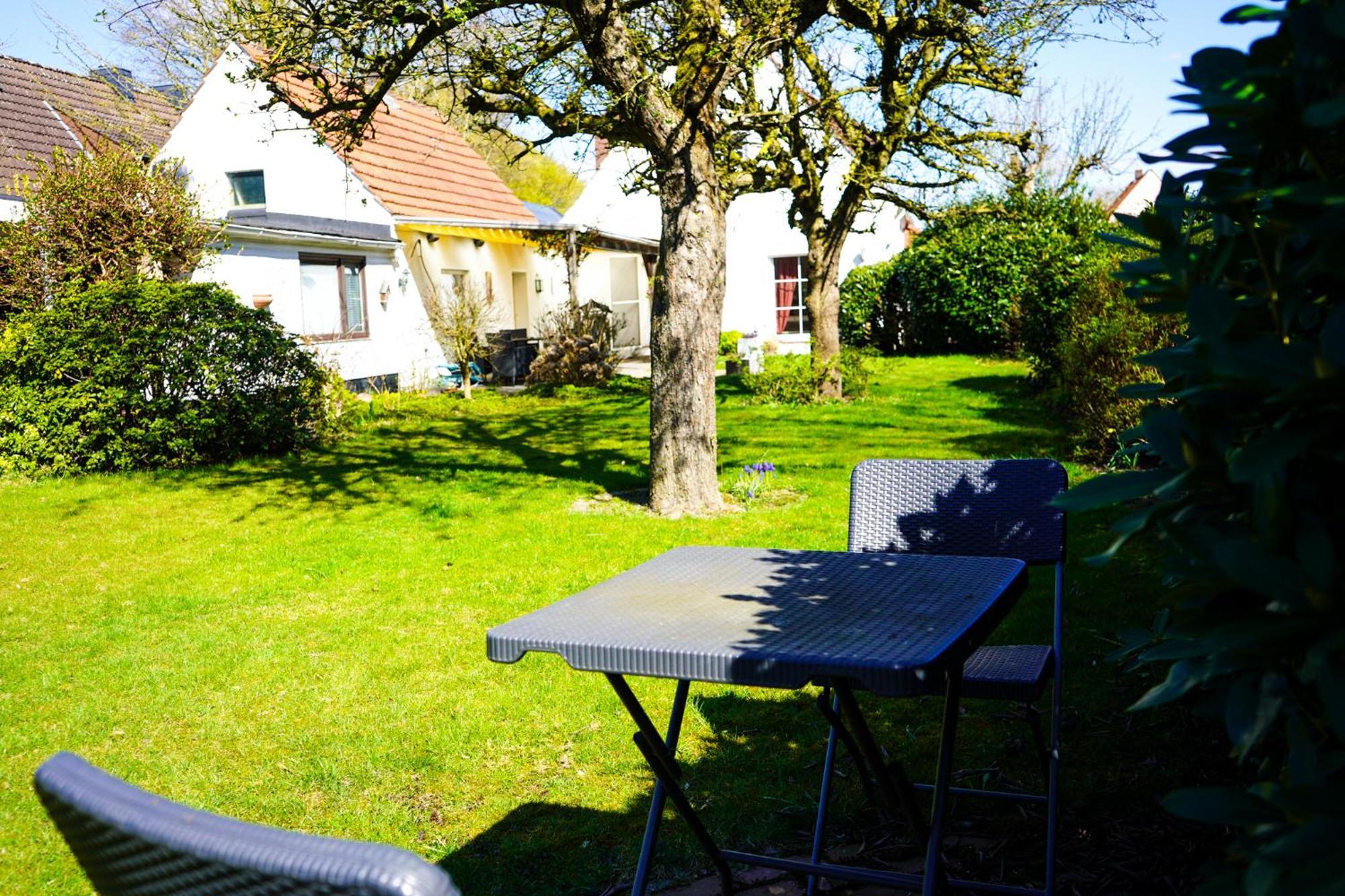 Gemuetliches Haus Mit Grossem Traumhaften Garten Бремен Экстерьер фото